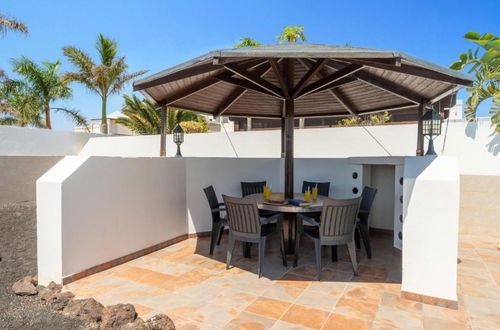 Photo 15 - Villa in Yaiza with private pool