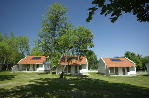Photo 2 - Termál Kemping Apartmanok és Bungalók