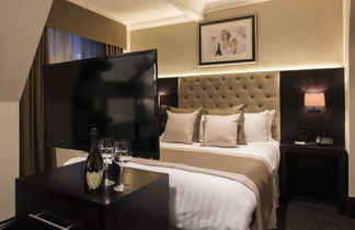 Photo 3 - The Vermont ApartHotel
