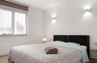 Photo 1 - Apartment in Maccagno con Pino e Veddasca with garden and garden view