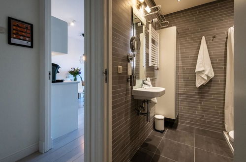 Photo 11 - Dapper Market Apartment Suites