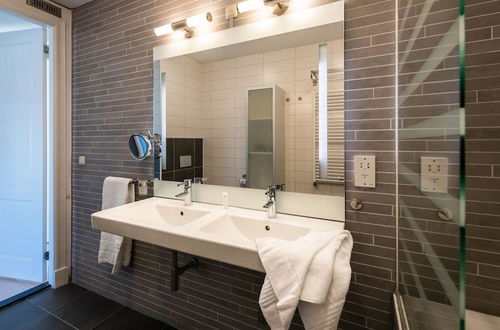 Photo 9 - Dapper Market Apartment Suites