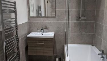 Photo 1 - Stunning 2 Bed - City Centre Apartment Parking