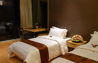 Photo 2 - Poly World Trade Centre Apartment - YiCheng