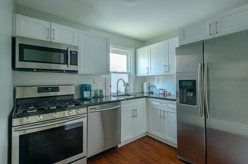 Photo 33 - Kercheval Avenue Apartments