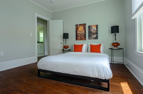Photo 34 - Kercheval Avenue Apartments