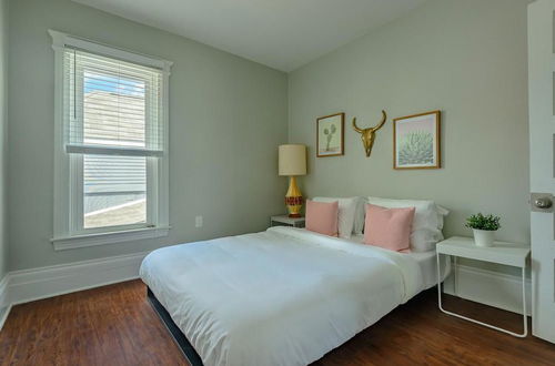 Photo 39 - Kercheval Avenue Apartments