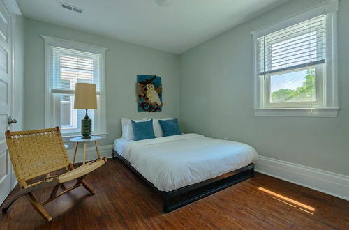Photo 18 - Kercheval Avenue Apartments