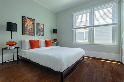 Photo 32 - Kercheval Avenue Apartments