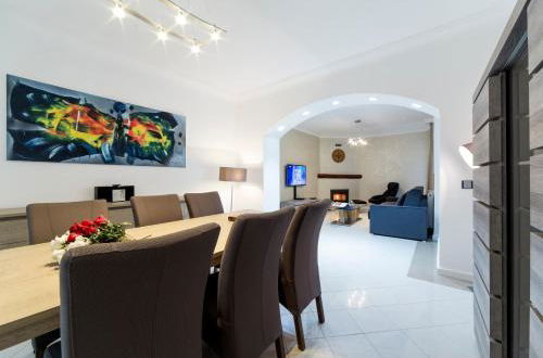 Foto 1 - The Queen Luxury Apartments - Villa Cortina