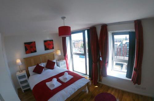 Photo 4 - Riverview Apartments