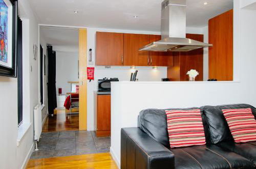Photo 37 - Riverview Apartments