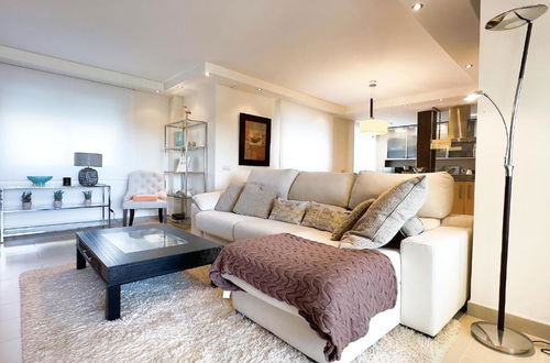 Photo 4 - Apartment in Marbella with private pool and sea view