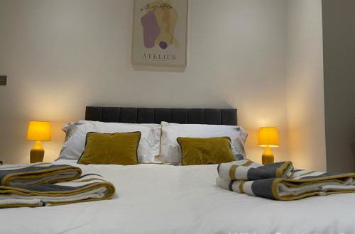 Photo 3 - Luxury - 2 Bed City Centre Location - PARKING