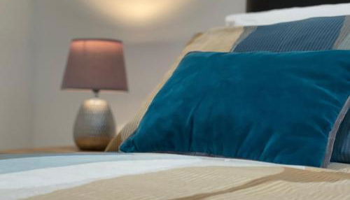 Photo 1 - Luxury - 2 Bed City Centre Location - PARKING