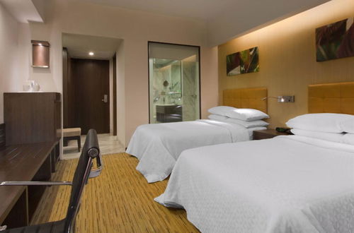Foto 3 - Four Points By Sheraton Hotel and Serviced Apartments