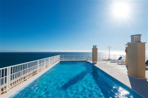 Photo 3 - Apartment in Marbella with swimming pool and sea view