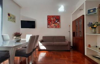 Photo 1 - Vespasiano 49