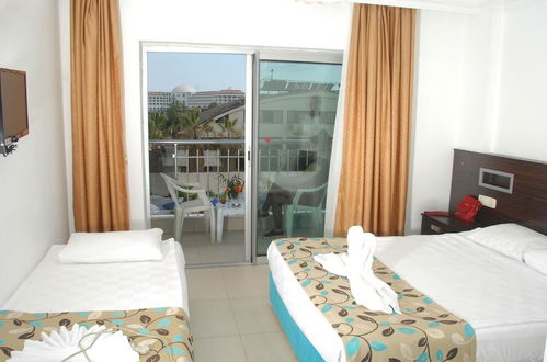 Photo 13 - Side Orientt Apartments