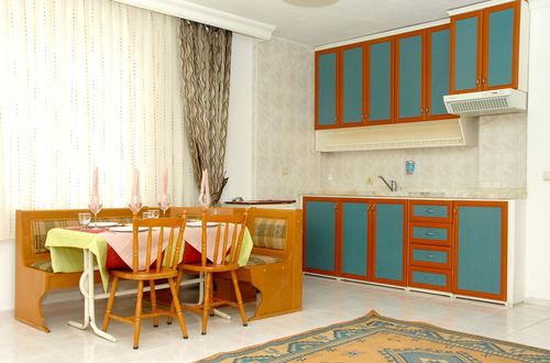 Photo 17 - Side Orientt Apartments