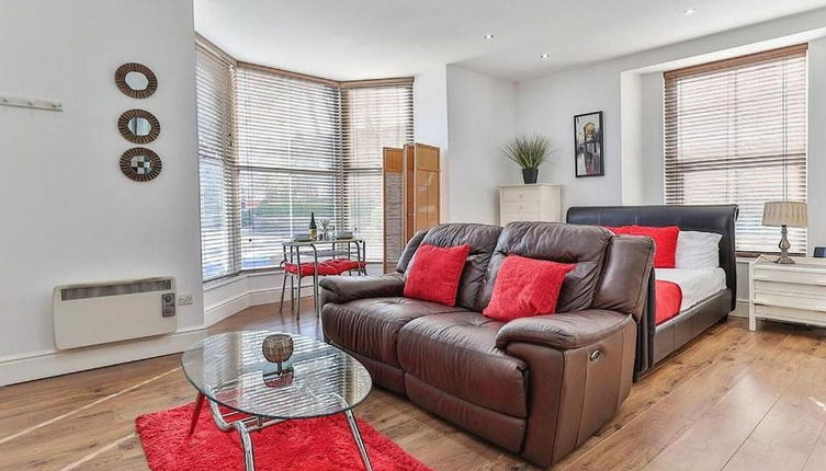 Foto 1 - NEW Sleek Studio Apartment - Central Sheffield