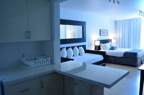 Photo 29 - New Point Miami Beach Apartments