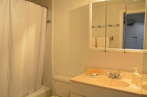 Photo 28 - New Point Miami Beach Apartments