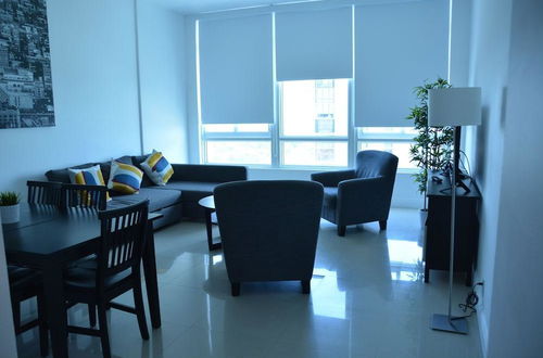 Photo 33 - New Point Miami Beach Apartments