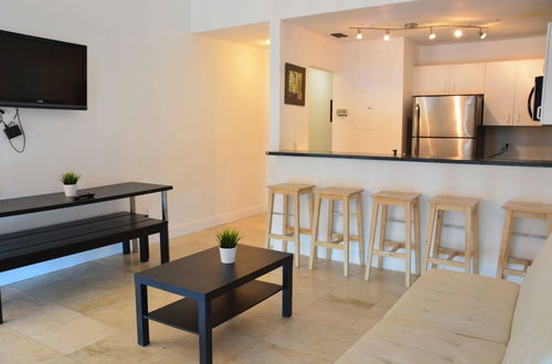 Photo 4 - New Point Miami Beach Apartments