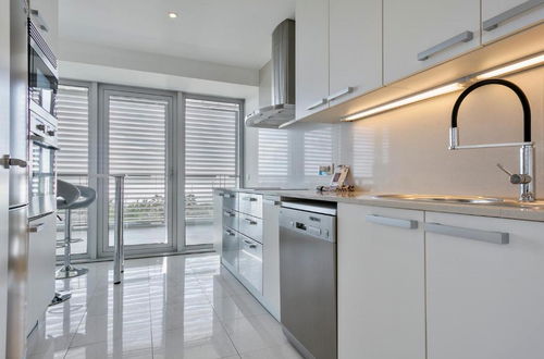 Photo 19 - Apartment in Barcelona with private pool and garden view