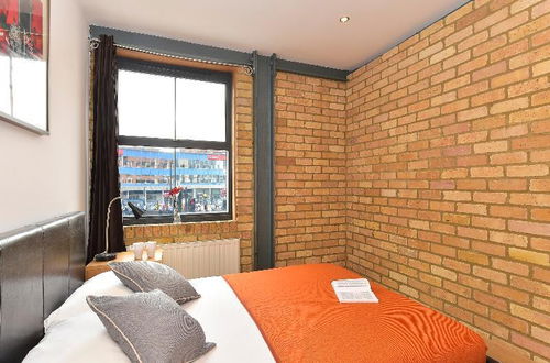 Photo 3 - London Bridge Apartments