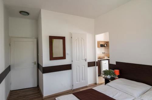 Photo 8 - Hello Apartman