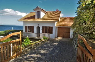 Photo 1 - House in Angra do Heroismo with garden and sea view