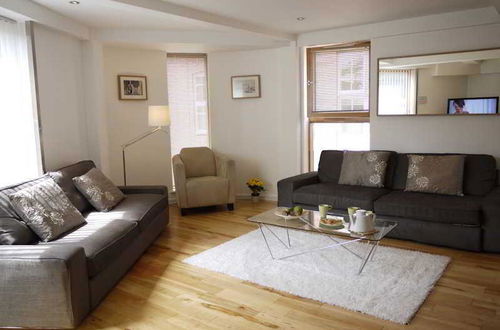 Photo 12 - London Bridge Apartments