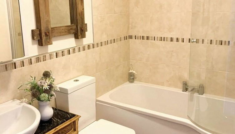 Photo 1 - Inviting 2-bed Apartment in Matlock Sleeps 6