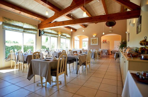 Photo 16 - Residhotel Golf Grand Avignon
