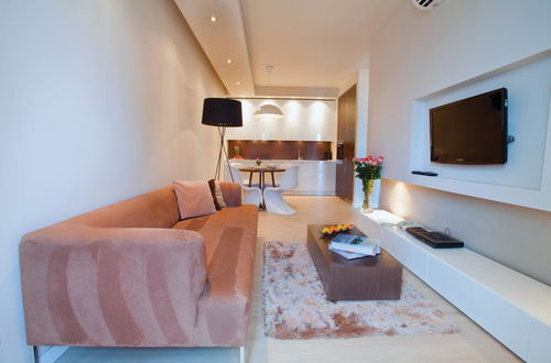 Photo 10 - Platinum Residence