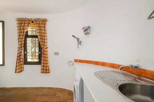 Photo 8 - Apartment in Trezzone with private pool and garden view
