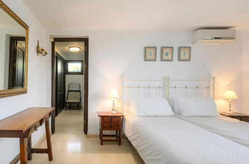 Photo 12 - Apartment in Trezzone with private pool and garden view