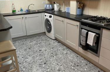 Foto 2 - The Beeches - Serviced Duplex Apartment