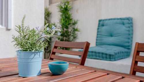 Sunny Apartment with Patio, By TimeCooler - Foto 3