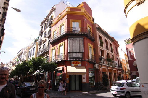 Photo 2 - Living Sevilla Apartments Catedral