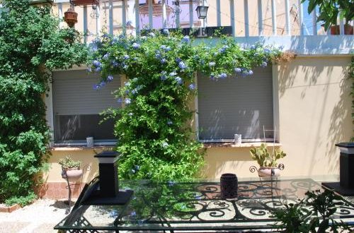 Foto 16 - Appartamento a Arles con giardino e vista giardino
