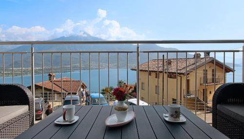 Photo 1 - Apartment in Trezzone with garden and lake view
