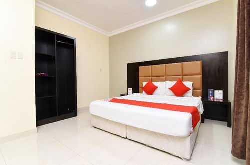 Photo 1 - OYO 427 Royal Al Khaleej Furnished Apartments 2