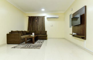 Photo 2 - OYO 427 Royal Al Khaleej Furnished Apartments 2