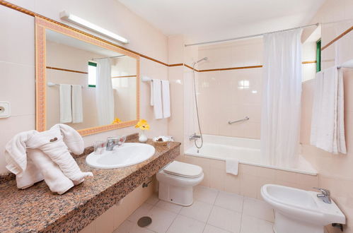 Photo 5 - Blue Sea Apartamentos Costa Teguise Beach