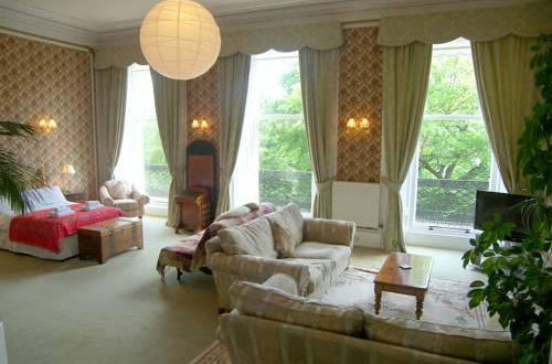 Foto 5 - Regent Terrace Apartment