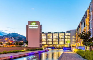 Photo 1 - aha Harbour Bridge Hotel & Suites