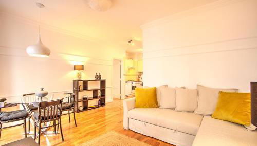 In the Heart of Bairro Alto-live Like a Local - Foto 5